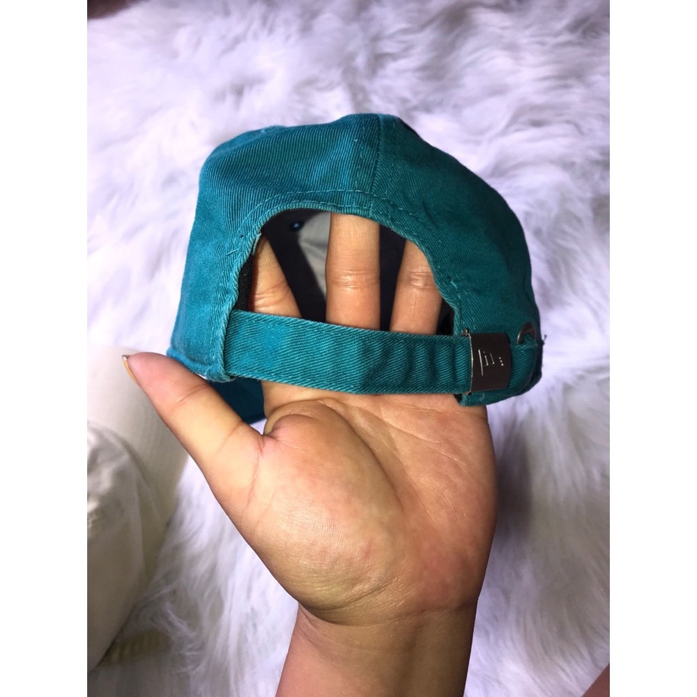 TWO HORNETS HATS - Picture 5 of 7